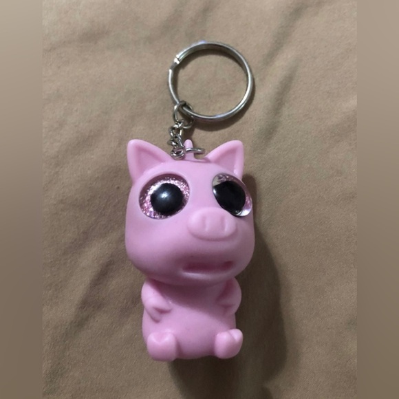 Pig stress relief and fidget keychain - Picture 1 of 4